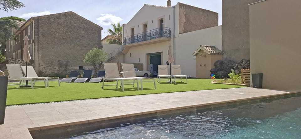 Property building, Swimming pool
