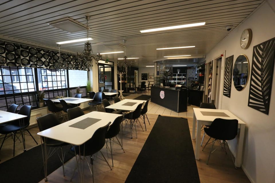 Restaurant/places to eat, Breakfast, Breakfast
