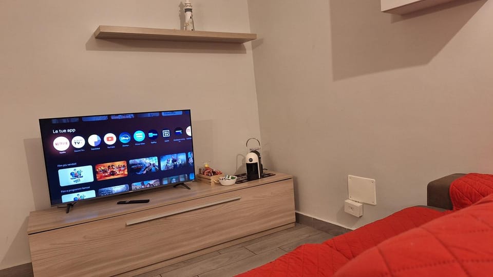 Communal lounge/ TV room, TV and multimedia, Living room, Seating area, Evening entertainment, kitchen