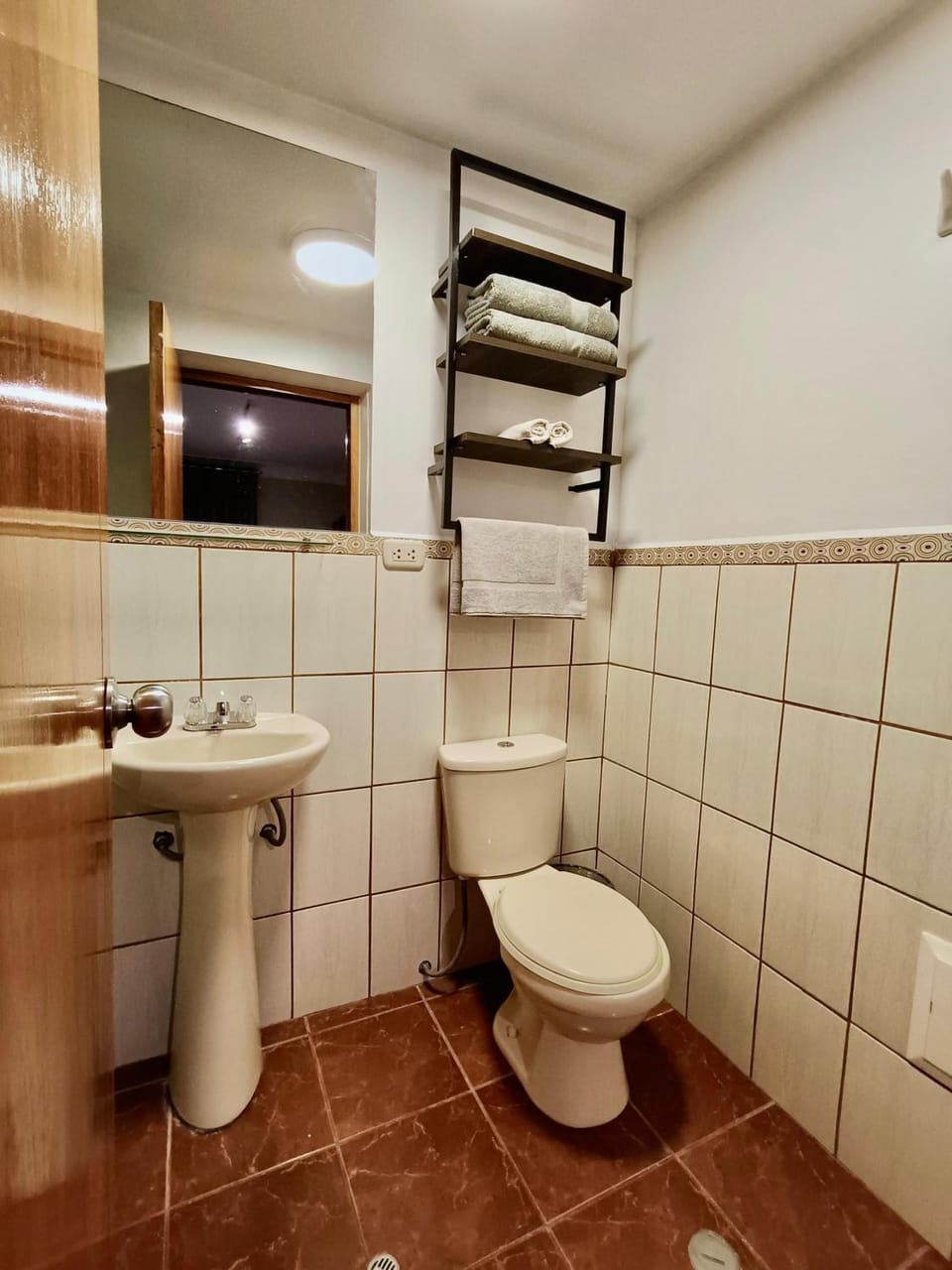 Shower, Toilet, Bathroom, towels