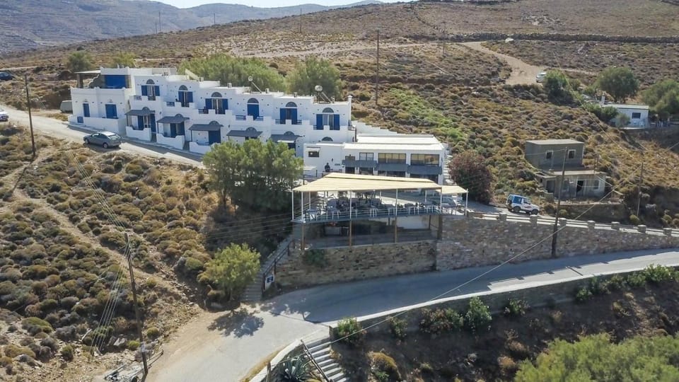 Property building, Day, Neighbourhood, Natural landscape, Bird's eye view, Street view