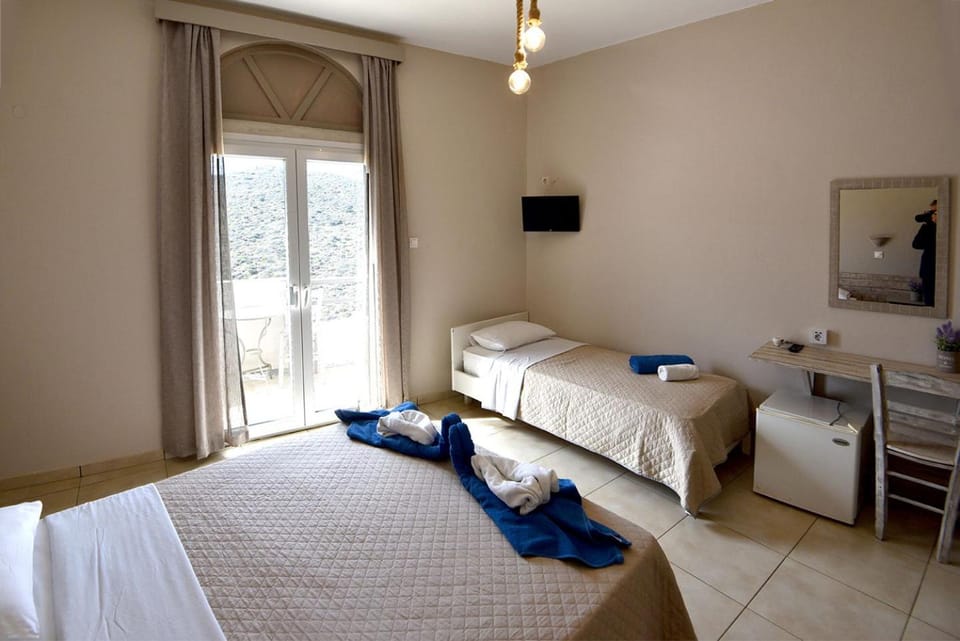 Bed, towels