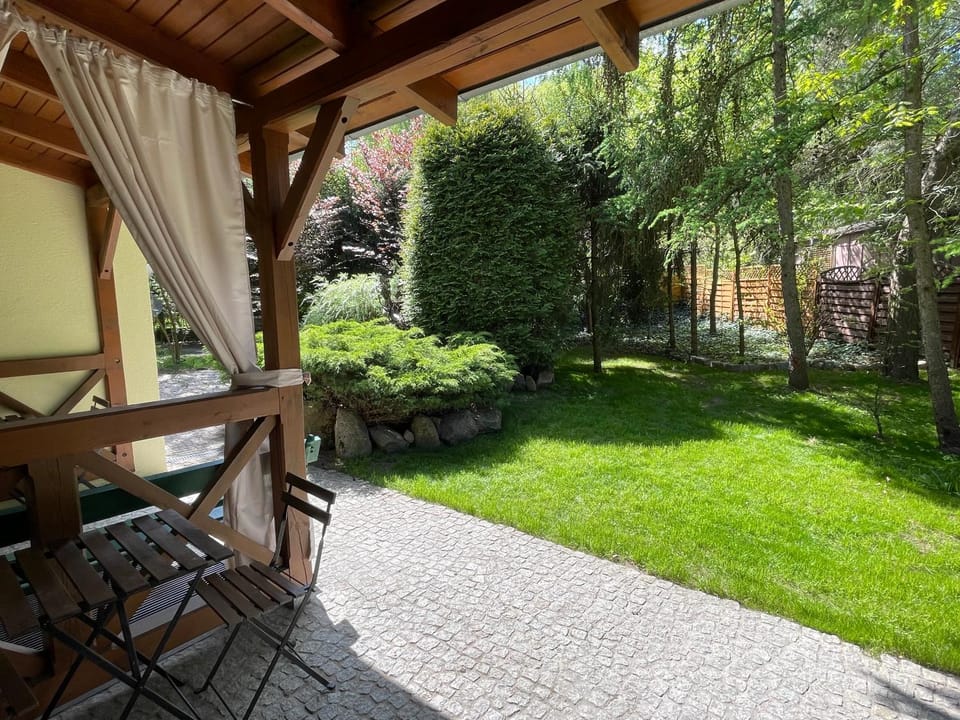 Patio, Spring, Day, Natural landscape, Garden, Garden view