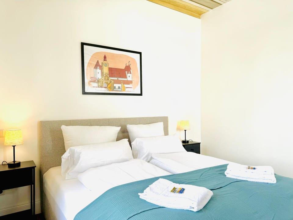 Bed, Photo of the whole room, Bedroom, towels