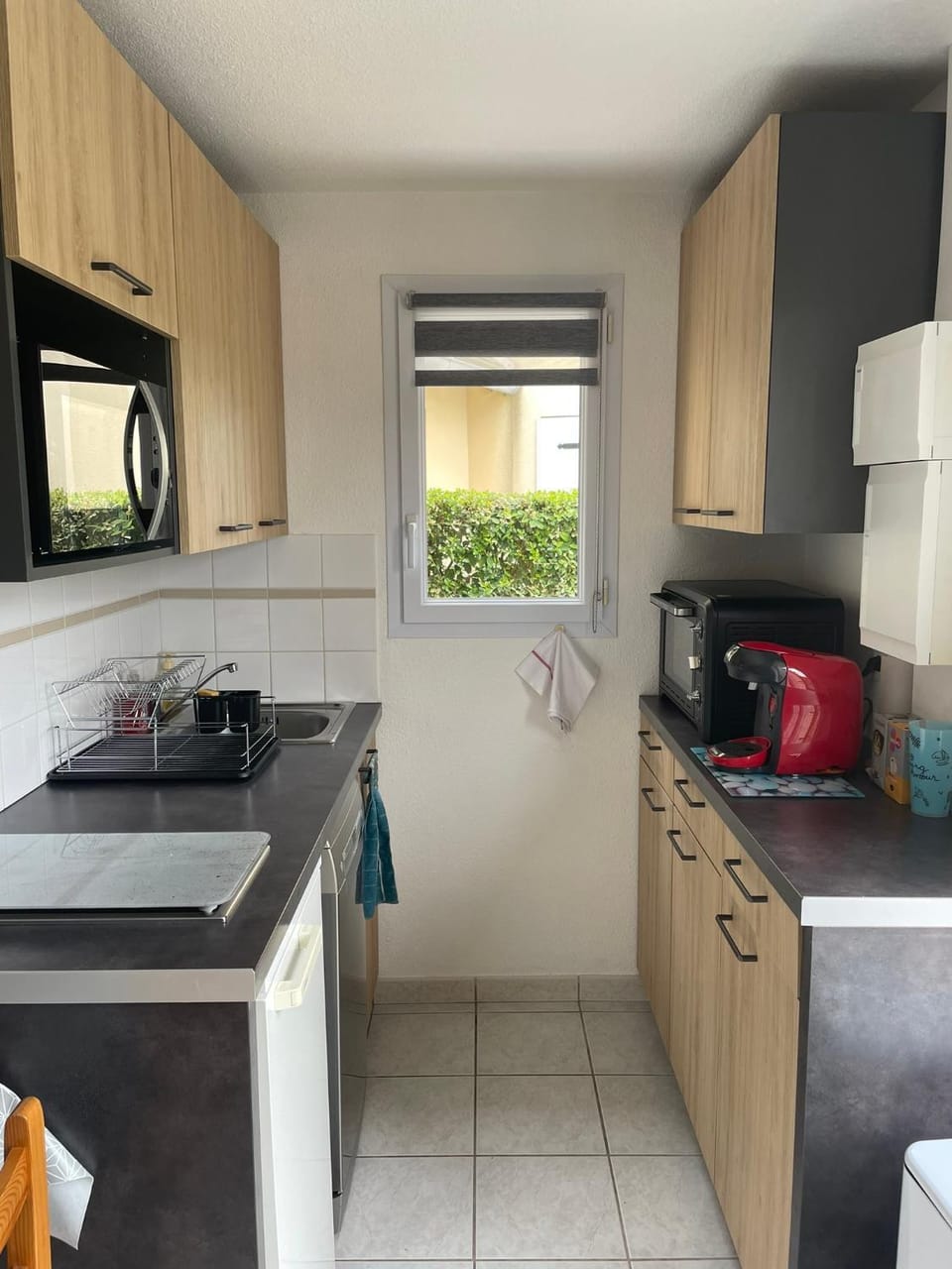 Kitchen or kitchenette, dishwasher