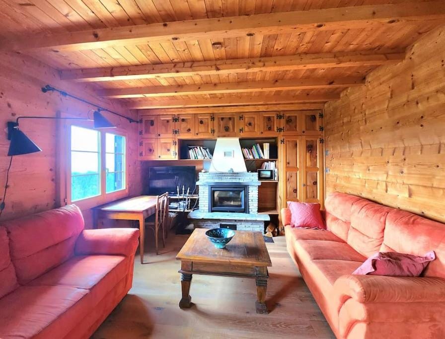 Chalet Pololo avec sauna, Val d'Hérens Chalet in Canton of Valais