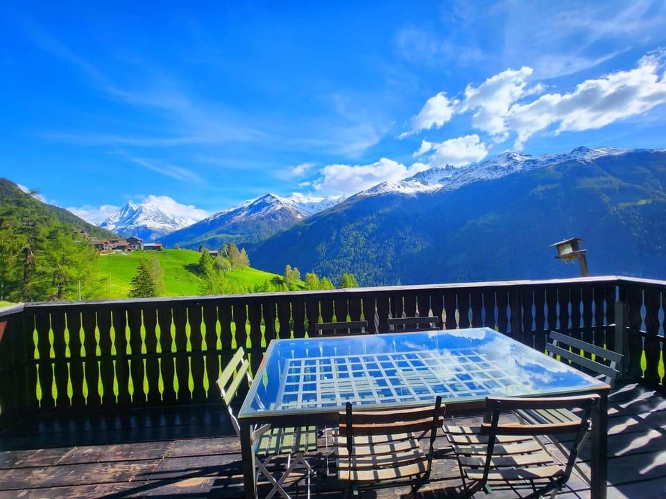 Chalet Pololo avec sauna, Val d'Hérens Chalet in Canton of Valais