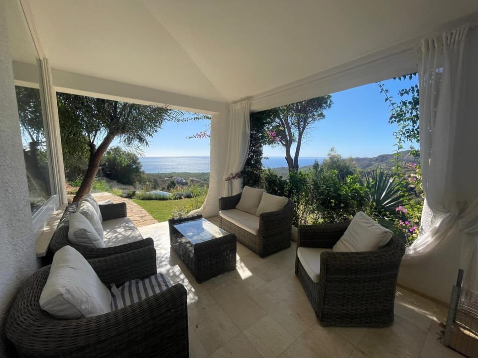 Patio, Garden, View (from property/room), Balcony/Terrace, Living room, Seating area, Garden view, Garden view, Sea view