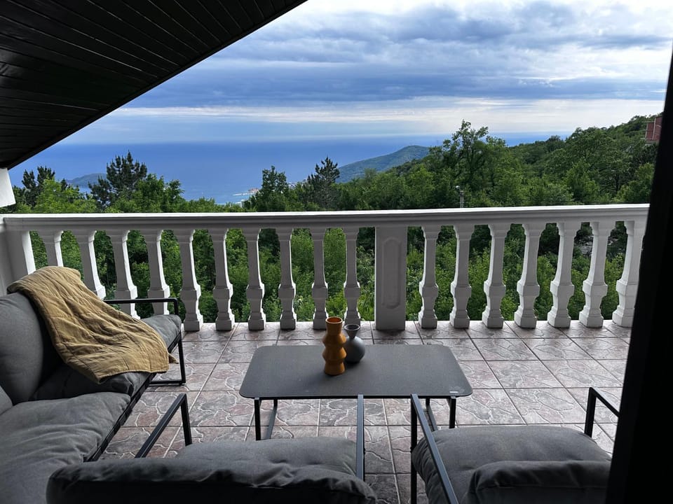 Natural landscape, Balcony/Terrace, Sea view