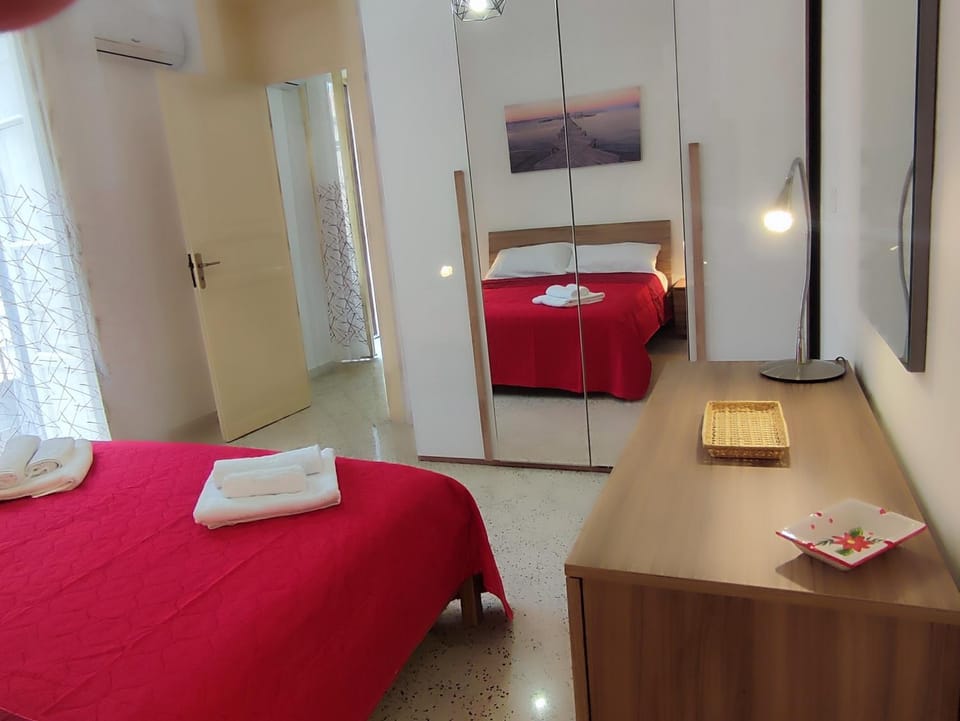 Bed, Photo of the whole room, Bedroom, towels, wardrobe