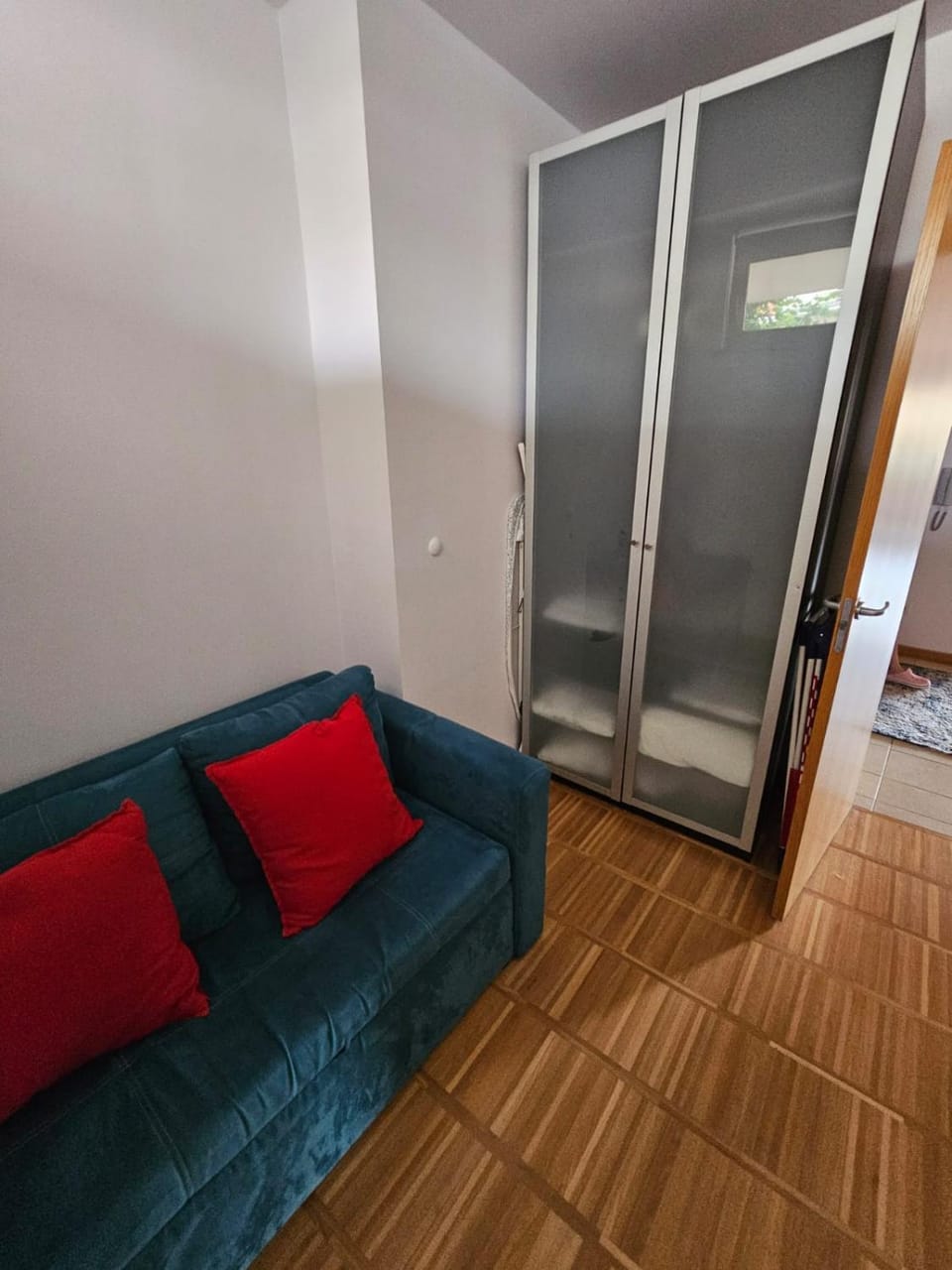 Bedroom, wardrobe