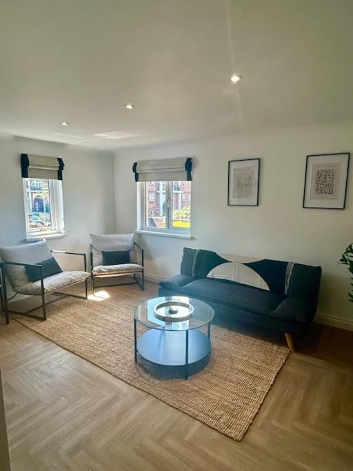 Brand new City centre apartment with parking Apartment in Cardiff