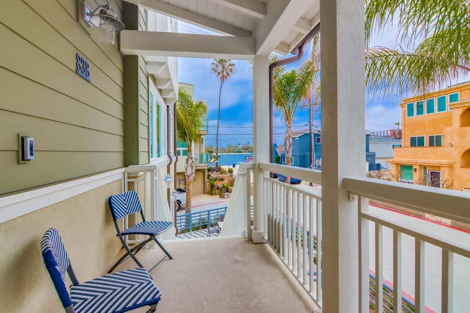 Newly Built Bayside Dream, Fire Pit & Bay Views House in Mission Beach
