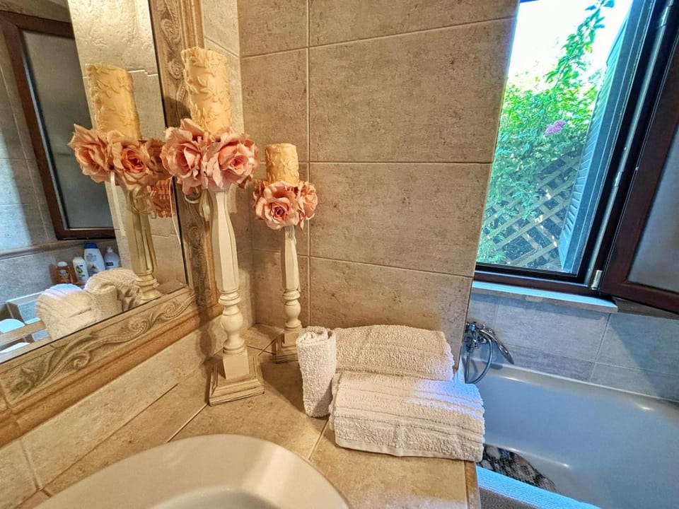 Toilet, Bathroom, Bath, towels