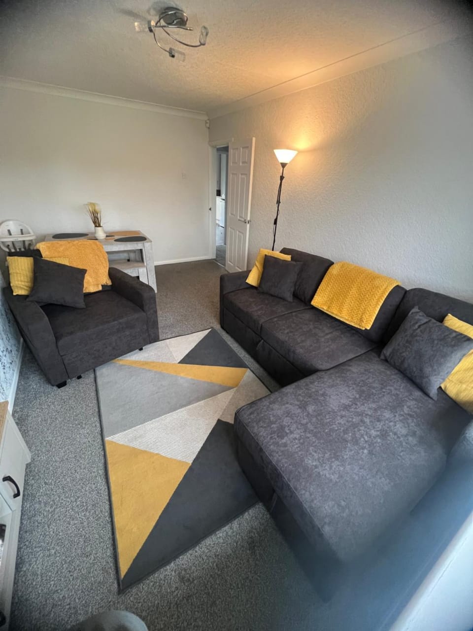Alton Towers/Foxfield & Oak Barns/Peak District House in Stoke-on-Trent