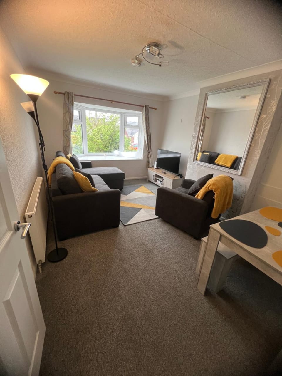 Alton Towers/Foxfield & Oak Barns/Peak District House in Stoke-on-Trent