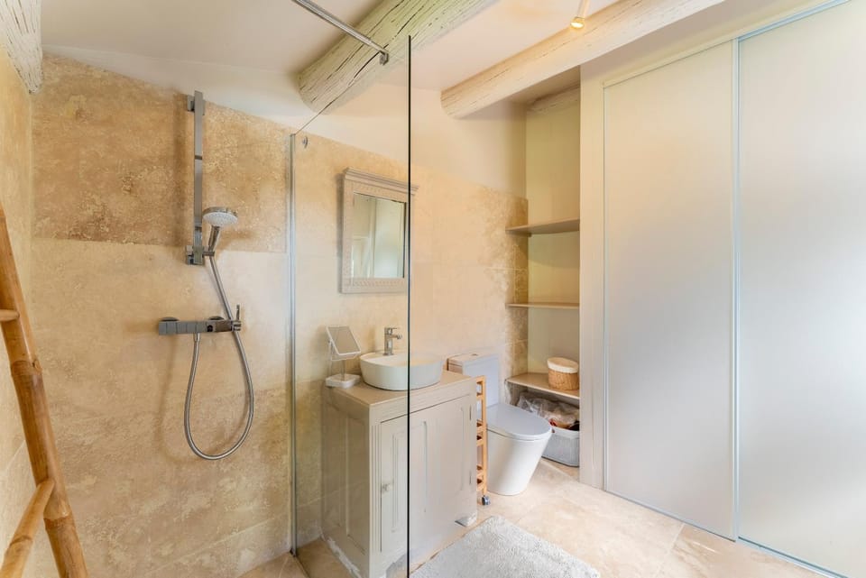 Bathroom, Living room