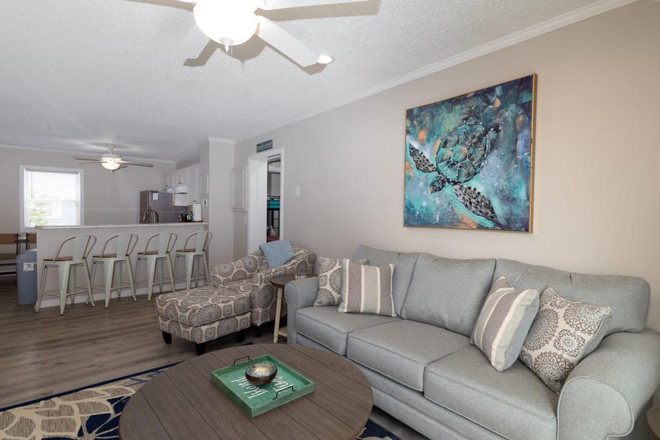 Oceanfront fun Sand and Sun The Lazy Loggerhead Apartment in North Topsail Beach