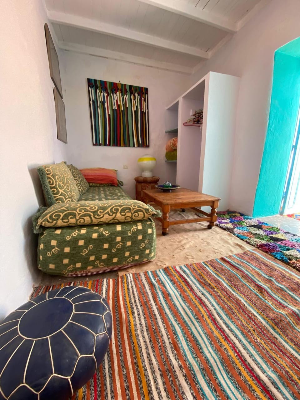 Bed, Seating area, Bedroom