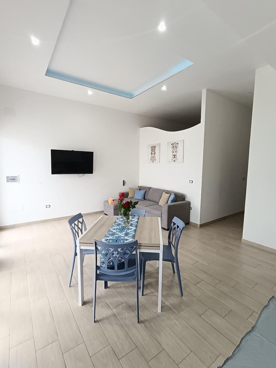 TV and multimedia, Living room, Dining area