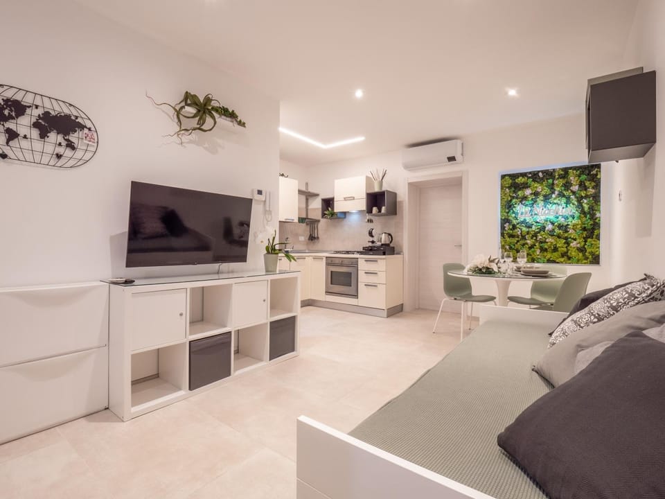 TV and multimedia, Living room, air conditioner