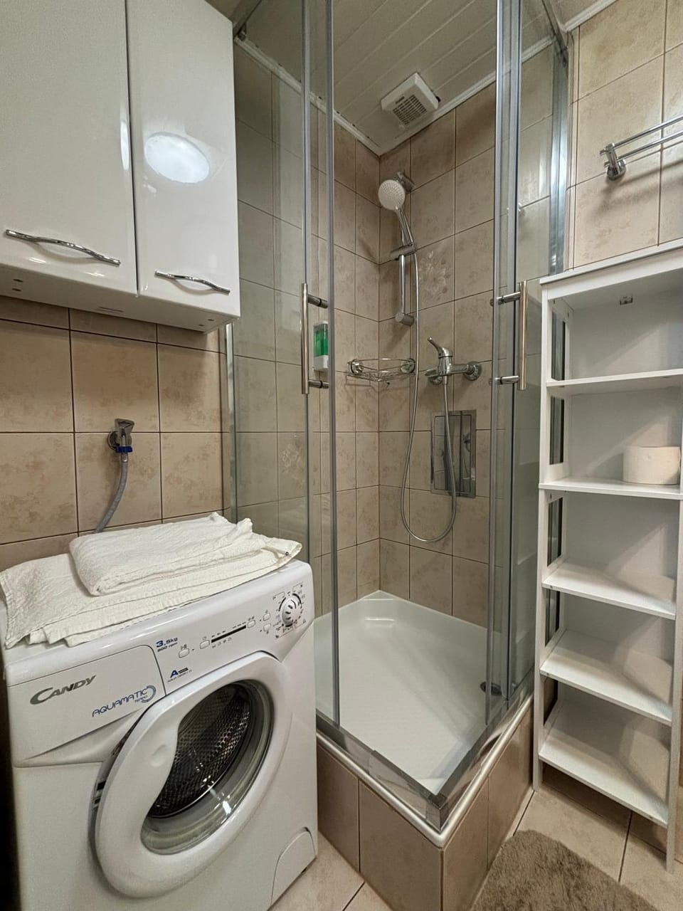 Shower, Bathroom, washing machine