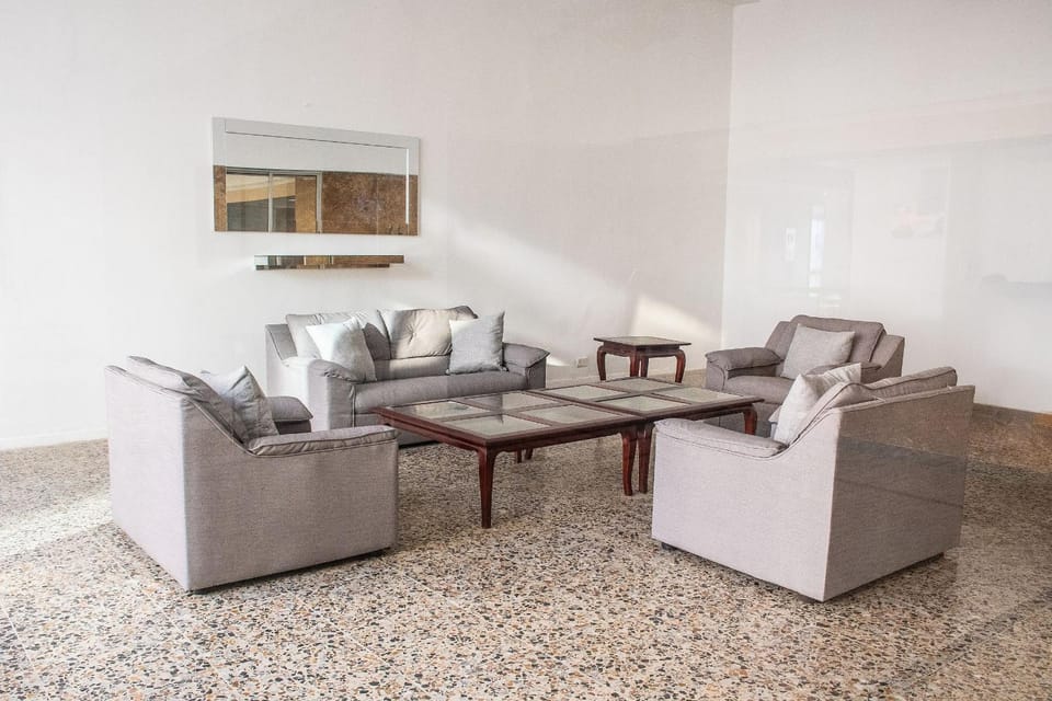 Communal lounge/ TV room