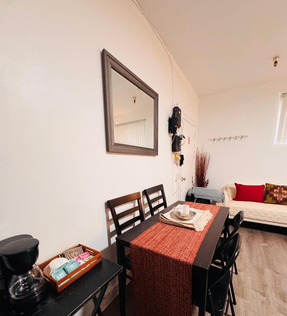 Sunset & La brea studio!! Best location ever Apartment in West Hollywood