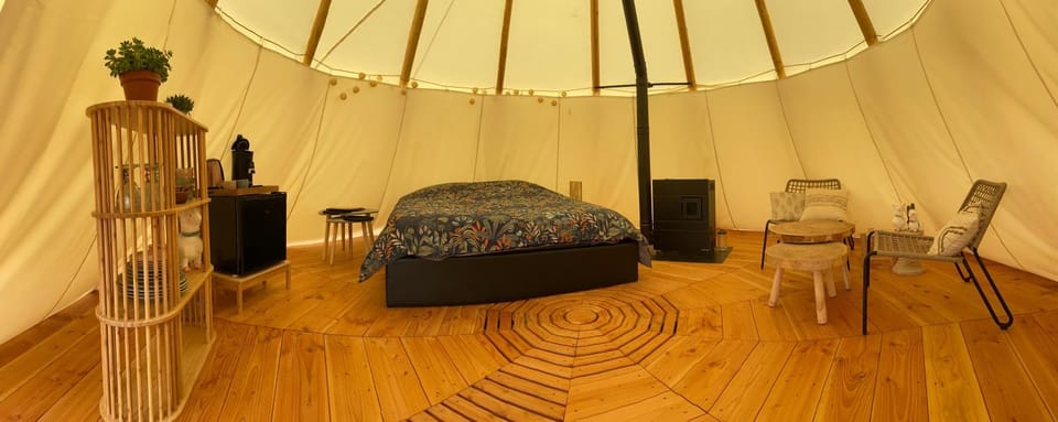 Nuit insolite en Tipi avec bain nordique privatif, petits déjeuners inclus Luxury tent in Vosges