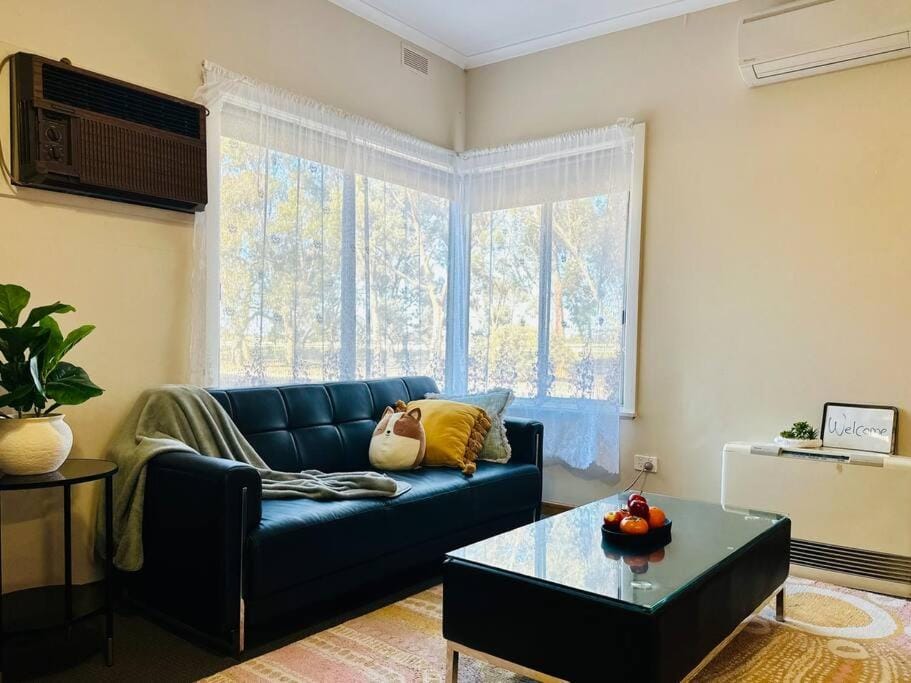 Horsham Unit 1 Paddy's Golden Patch Apartment in Horsham