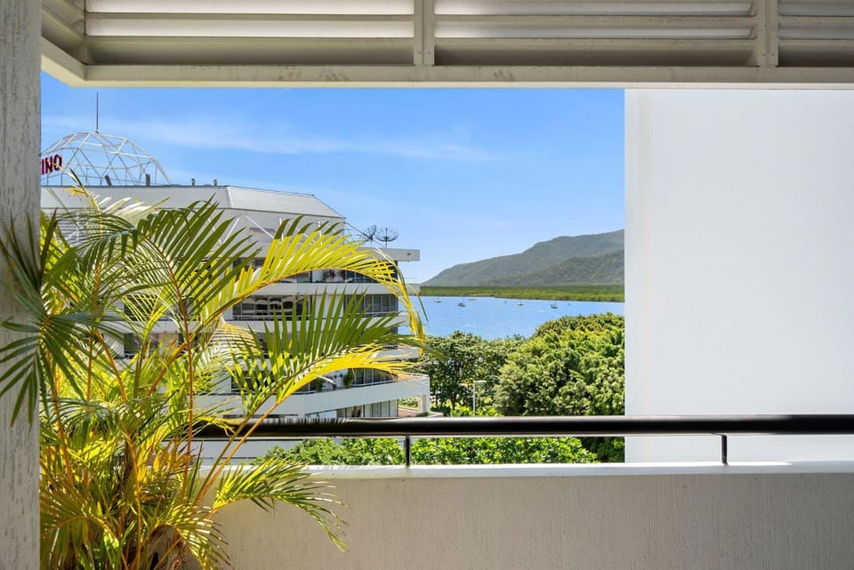 Natural landscape, View (from property/room), Balcony/Terrace, Sea view