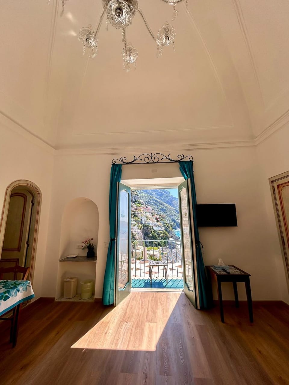 Natural landscape, TV and multimedia, Mountain view