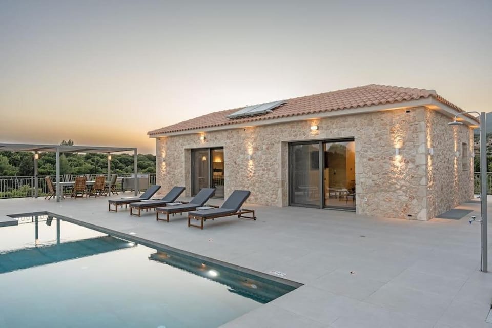 Property building, Pool view, Swimming pool, Sunset, sunbed