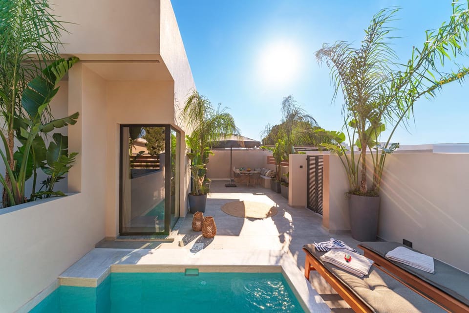 Patio, Day, Balcony/Terrace, Pool view, Swimming pool, sunbed