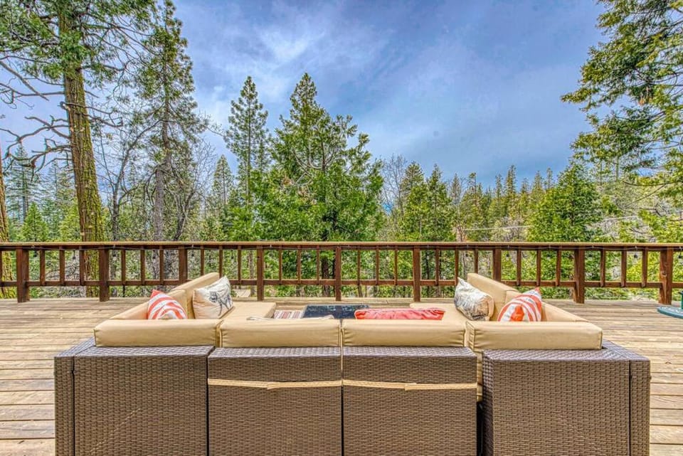 Patio, Spring, Day, Natural landscape, View (from property/room), Balcony/Terrace, Balcony/Terrace, Dining area