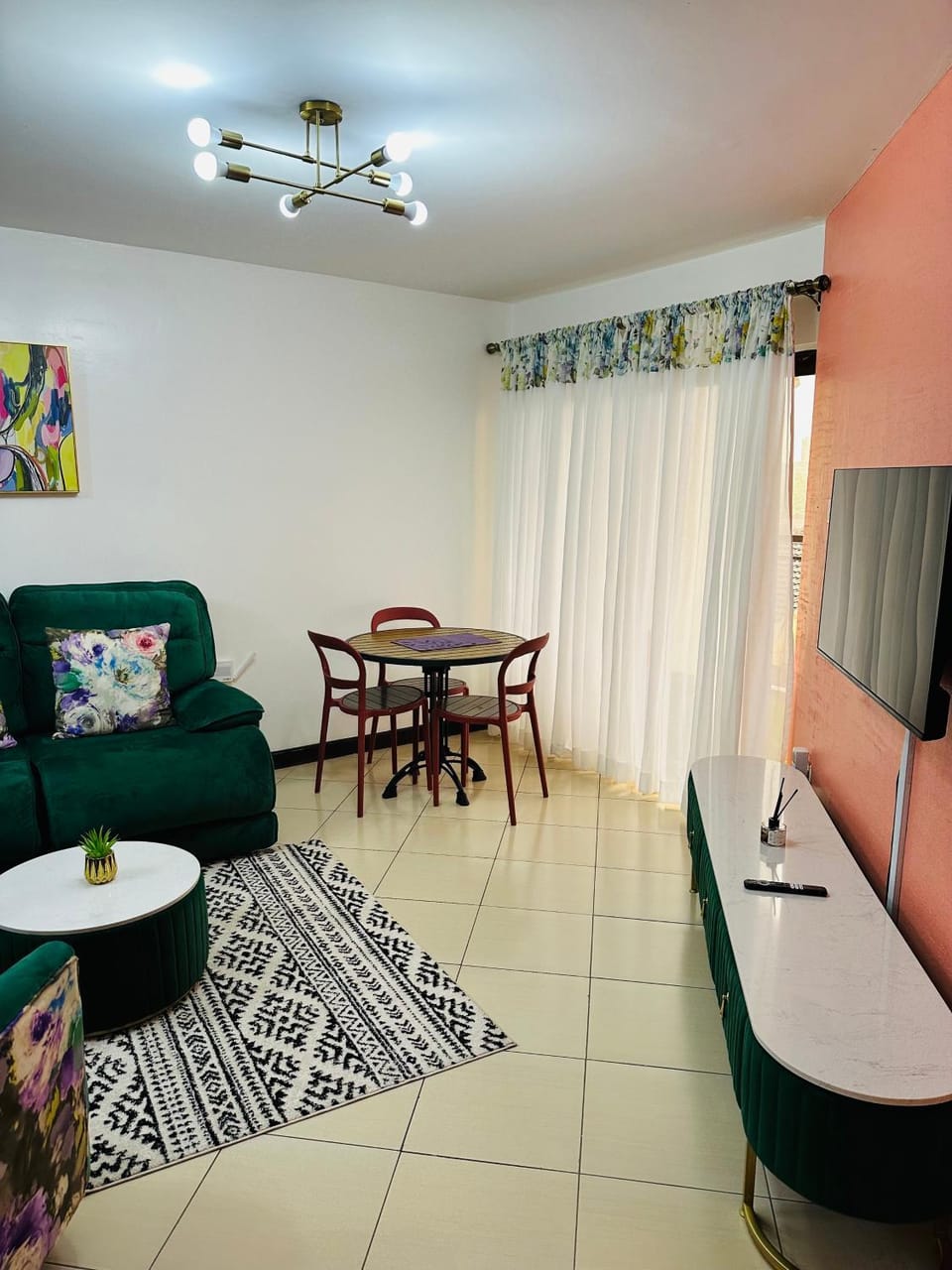 TV and multimedia, Dining area