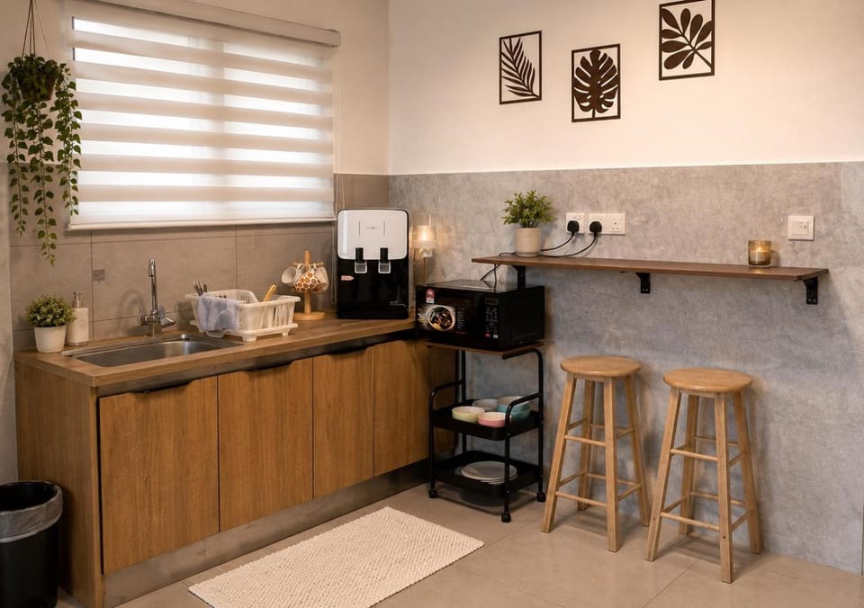 Kitchen or kitchenette