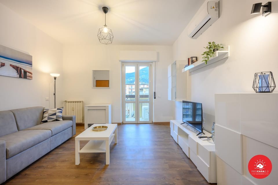 TV and multimedia, Living room, Seating area, air conditioner