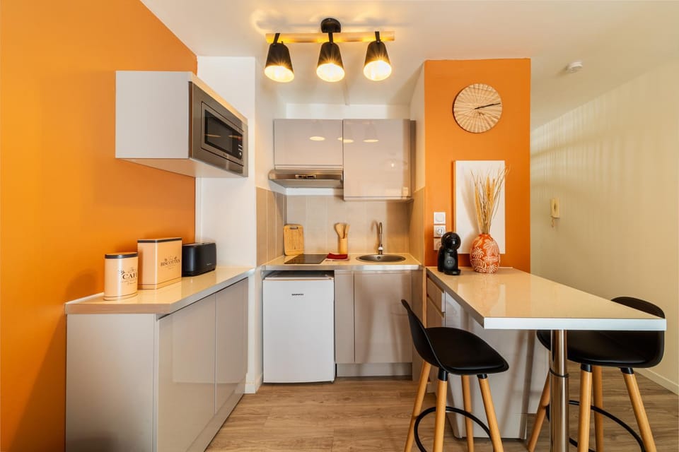 Studio avec terrasse, proche front de mer & centre Apartment in Saint-Denis