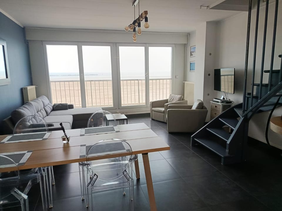 Property building, Restaurant/places to eat, Bird's eye view, Garden view, Lake view, Mountain view, Mountain view, Sea view, Sea view, Swimming pool, Breakfast, Parking