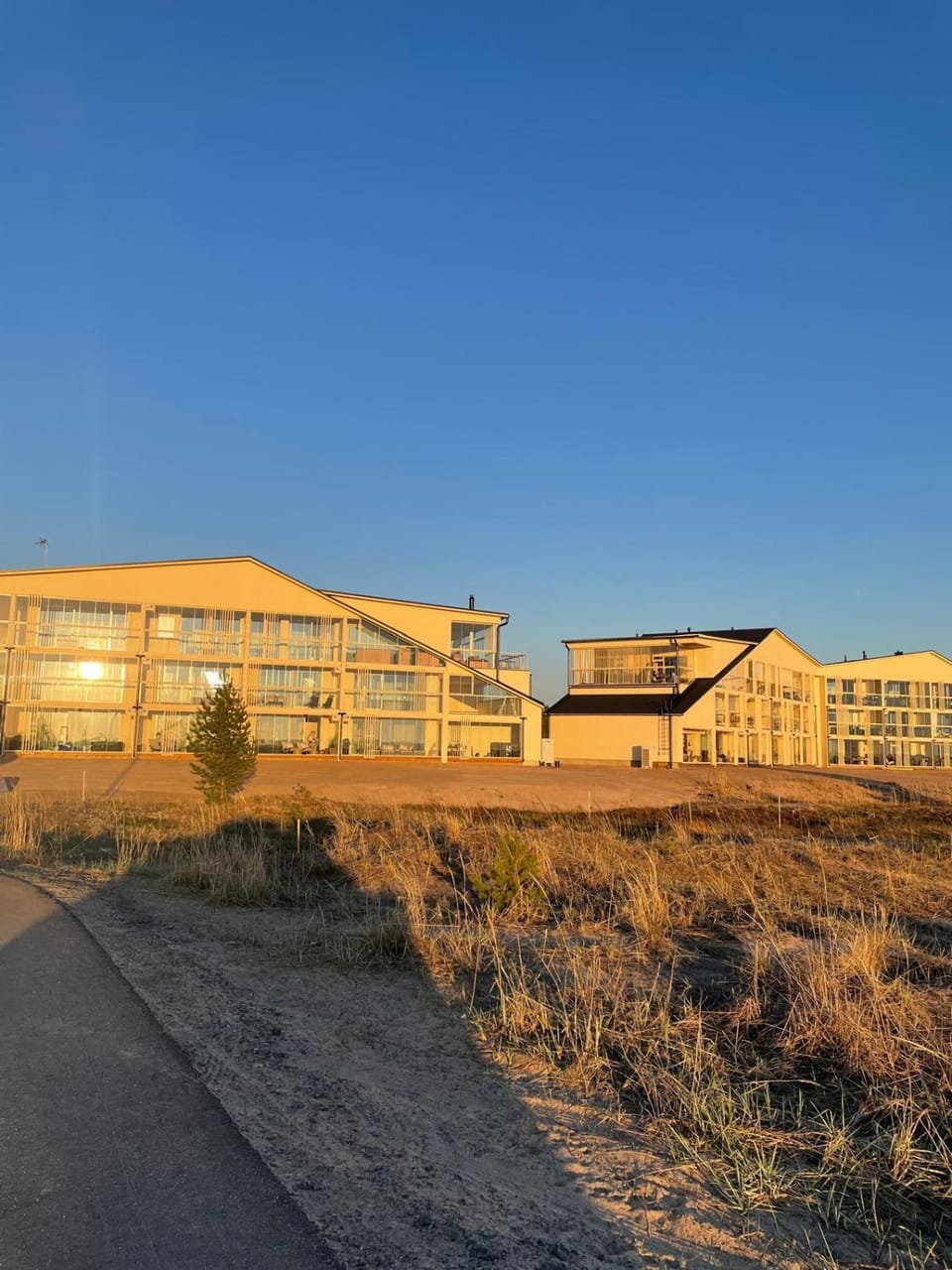 Property building, Day
