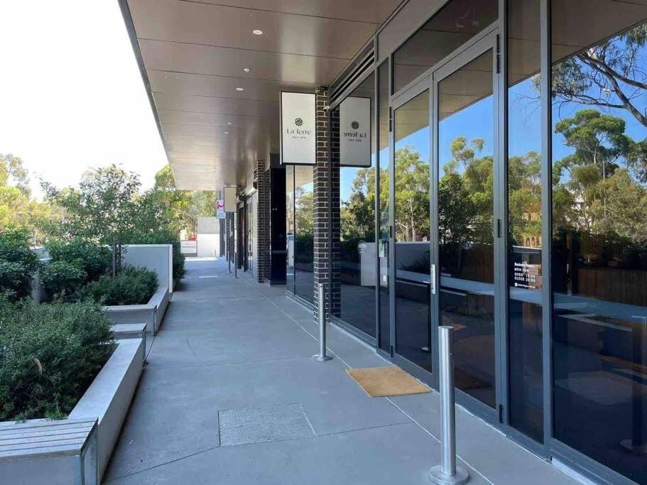 Lovely place in Bruce centre (2-bedroom-townhouse) Apartment in Canberra