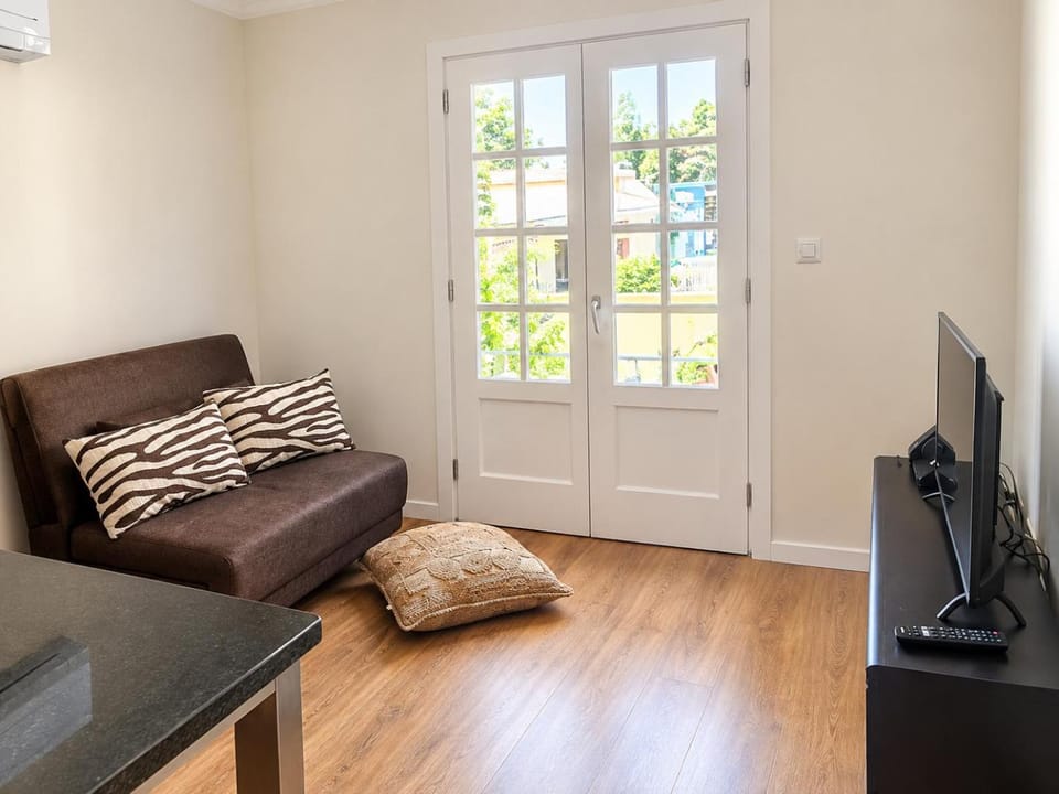 TV and multimedia, Balcony/Terrace, Living room