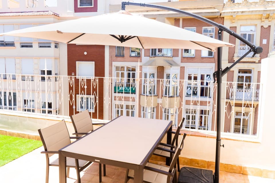 Property building, Balcony/Terrace, Balcony/Terrace