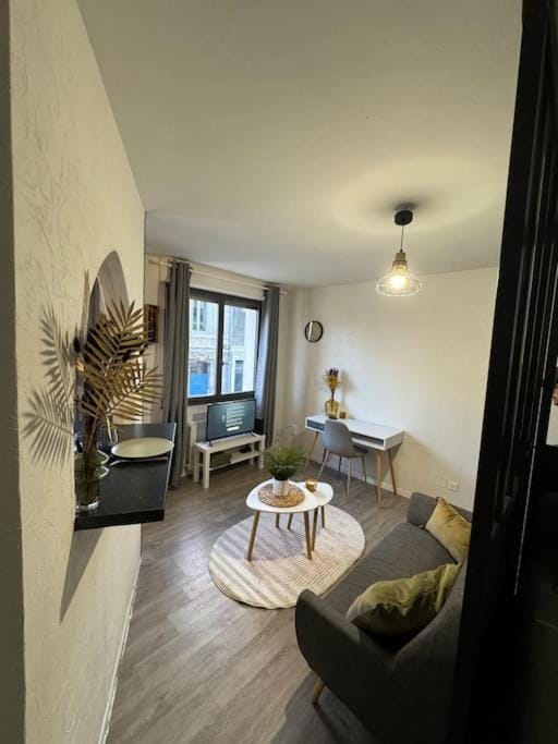 Le Bouchon - Appartement Cosy - Wifi Apartment in Bordeaux