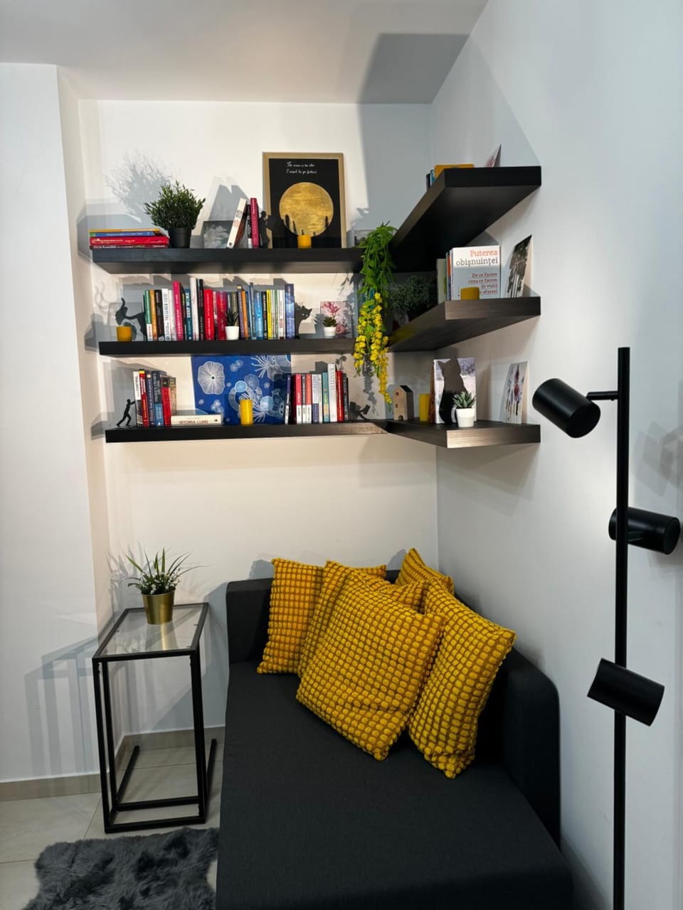 Library, Seating area
