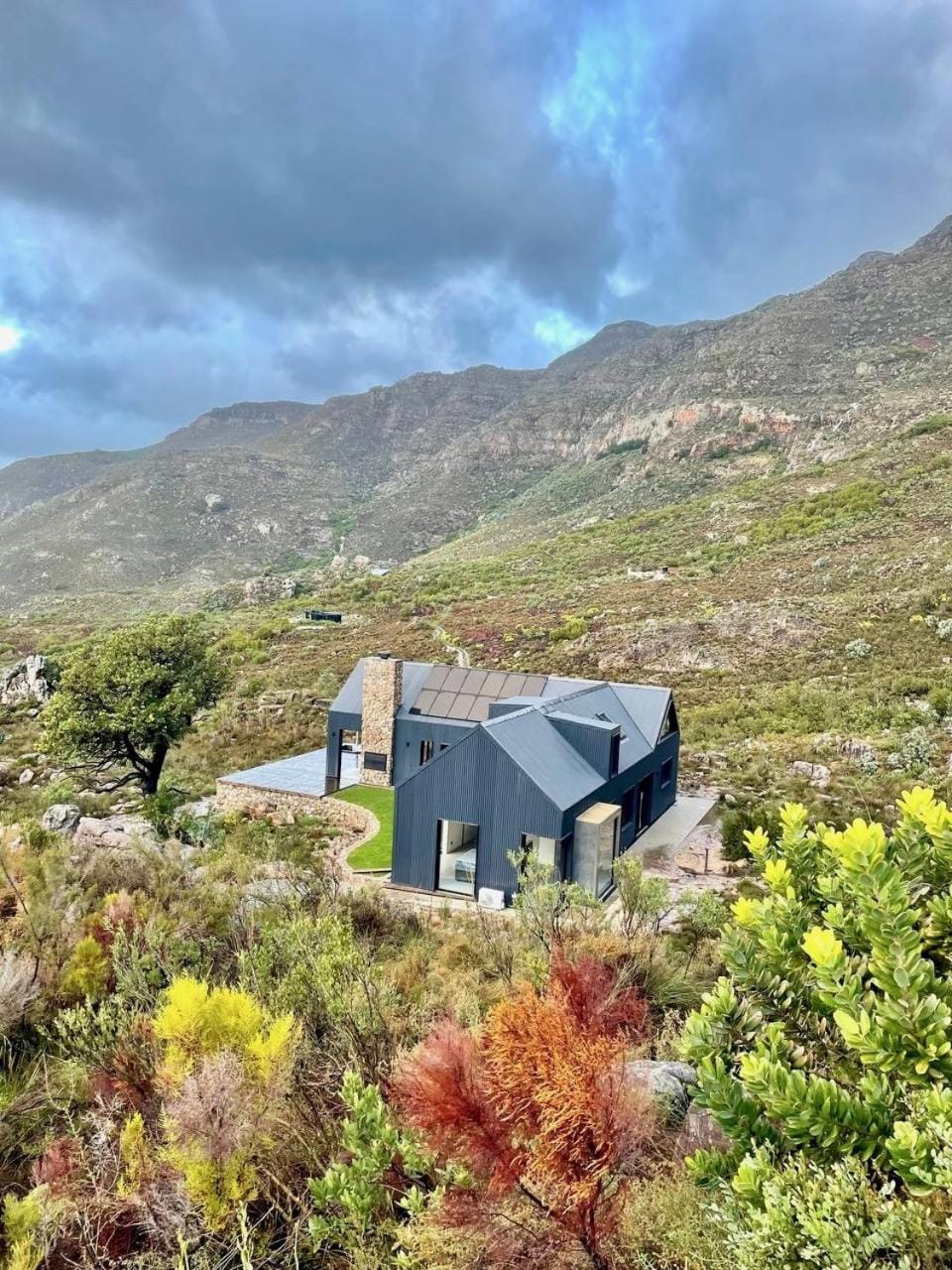 Property building, Day, Natural landscape, Mountain view