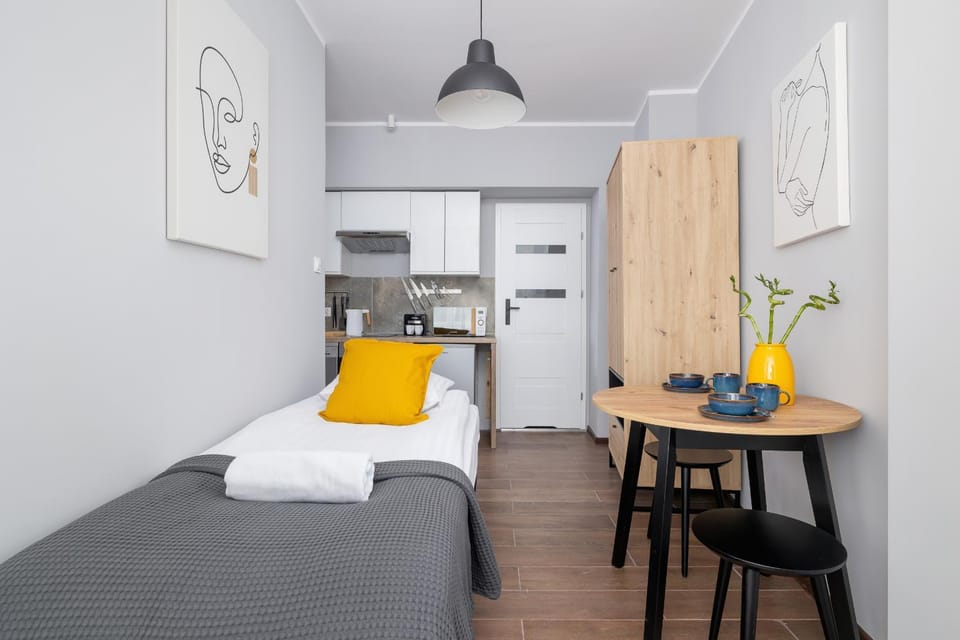 Bed, Kitchen or kitchenette, Living room, Photo of the whole room, Seating area, Dining area, Bedroom, towels, wardrobe