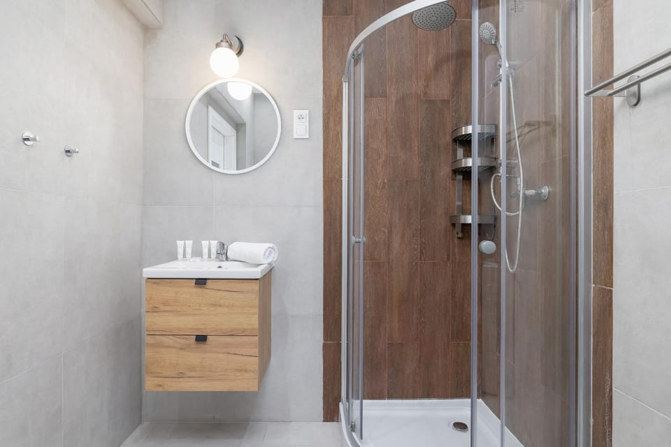 Shower, Bathroom, towels