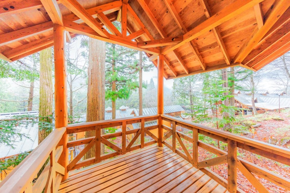 Day, Natural landscape, Balcony/Terrace